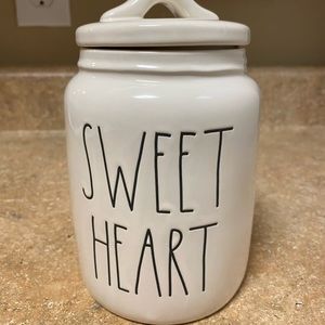 🍶RAE DUNN CANISTER🍶